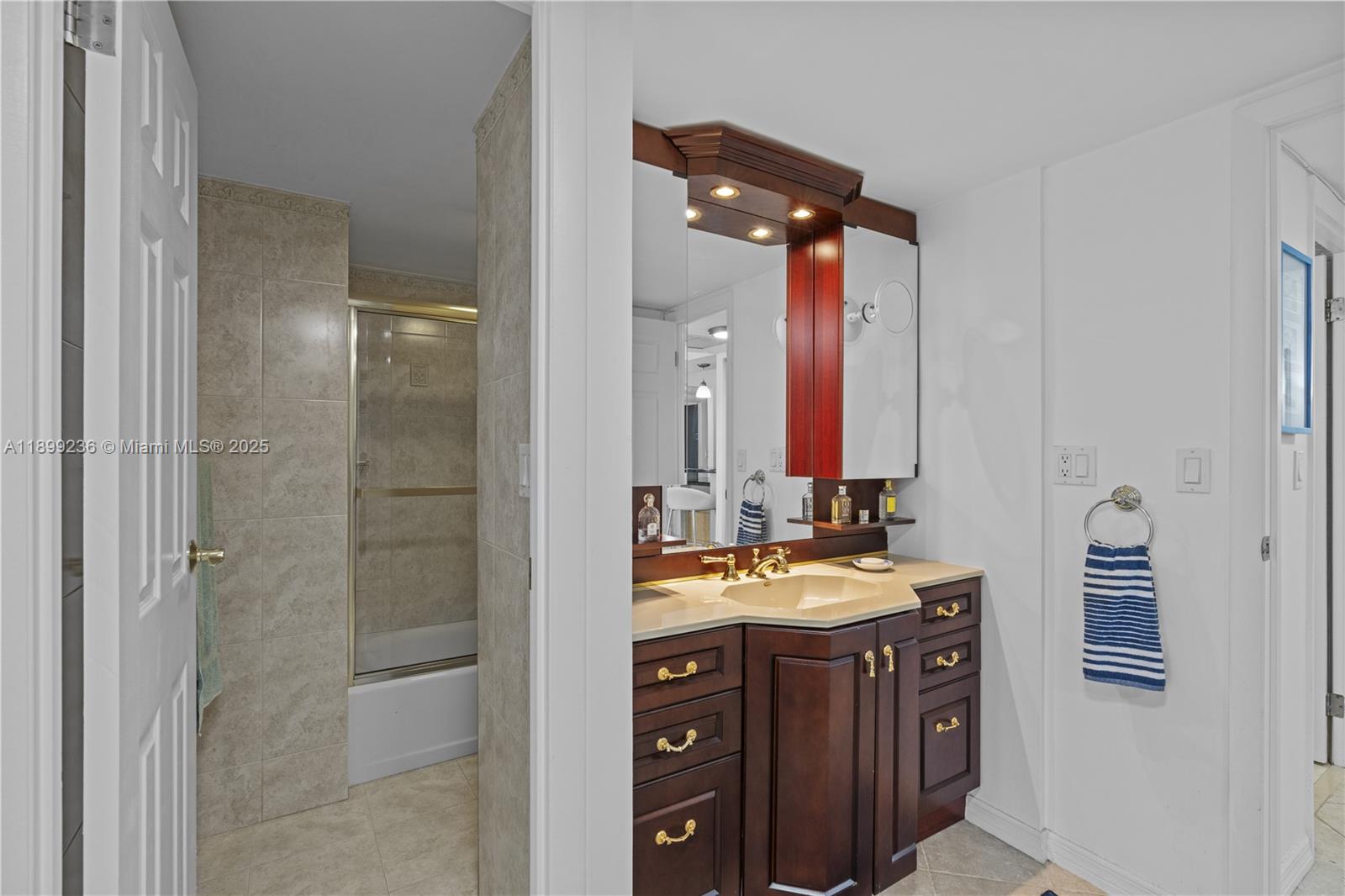 CORONADO CONDO- TOWER III - Residential