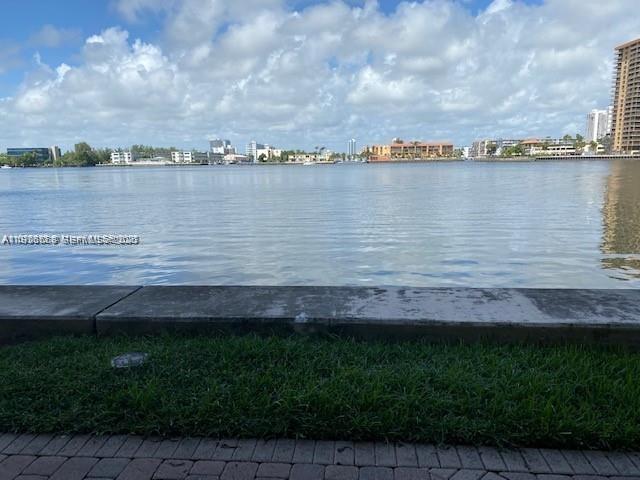 PORTO BELLAGIO CONDO - Residential