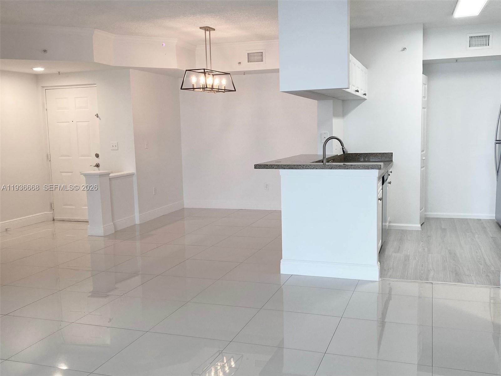 PORTO BELLAGIO CONDO - Residential