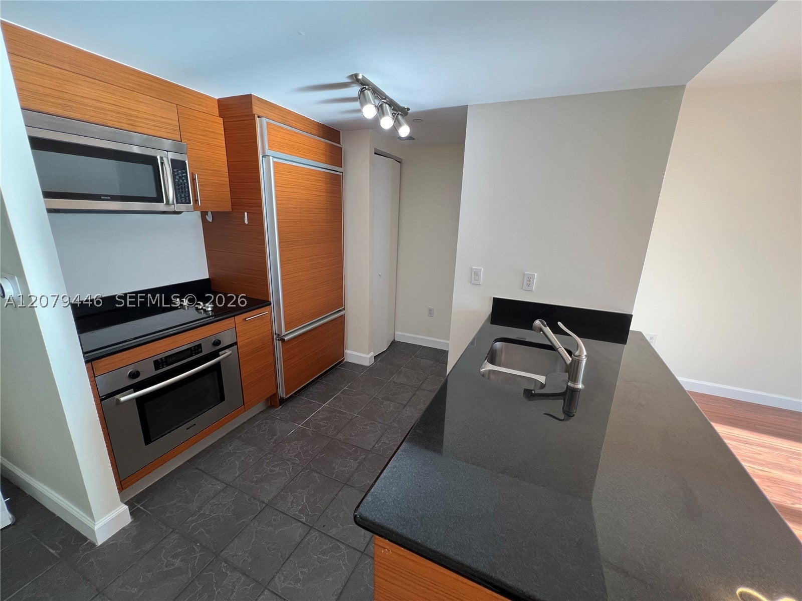 50 Biscayne Blvd 4507