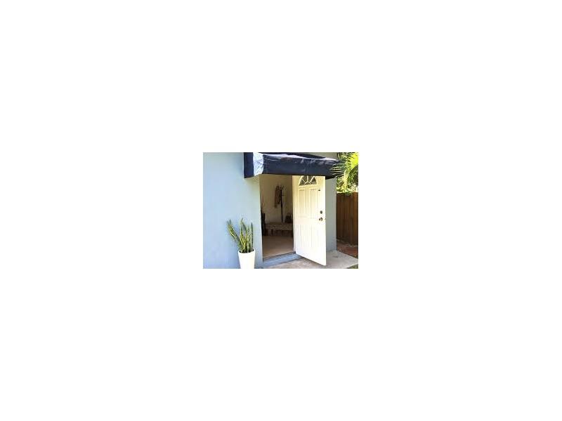 Back apartment for rent beginning July 15, 600 sq.ft 1bed/1bath.Cozy well kept furniture detached rear apartment in the heart of little gables. New water heater, central a/c.Private entrance, outdoor patio and lawn space. Rent include water and FPL. CABLE / INTERNET negotiable.