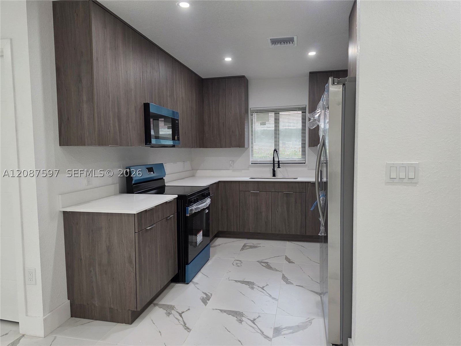348 NW 8th St