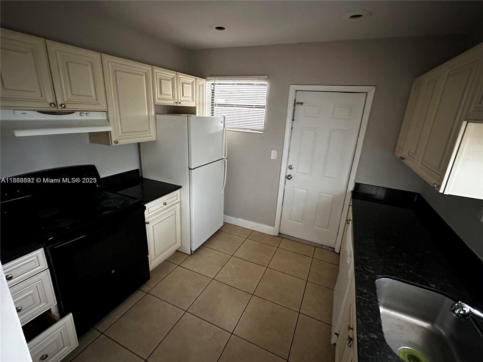 61 NE 195th St house