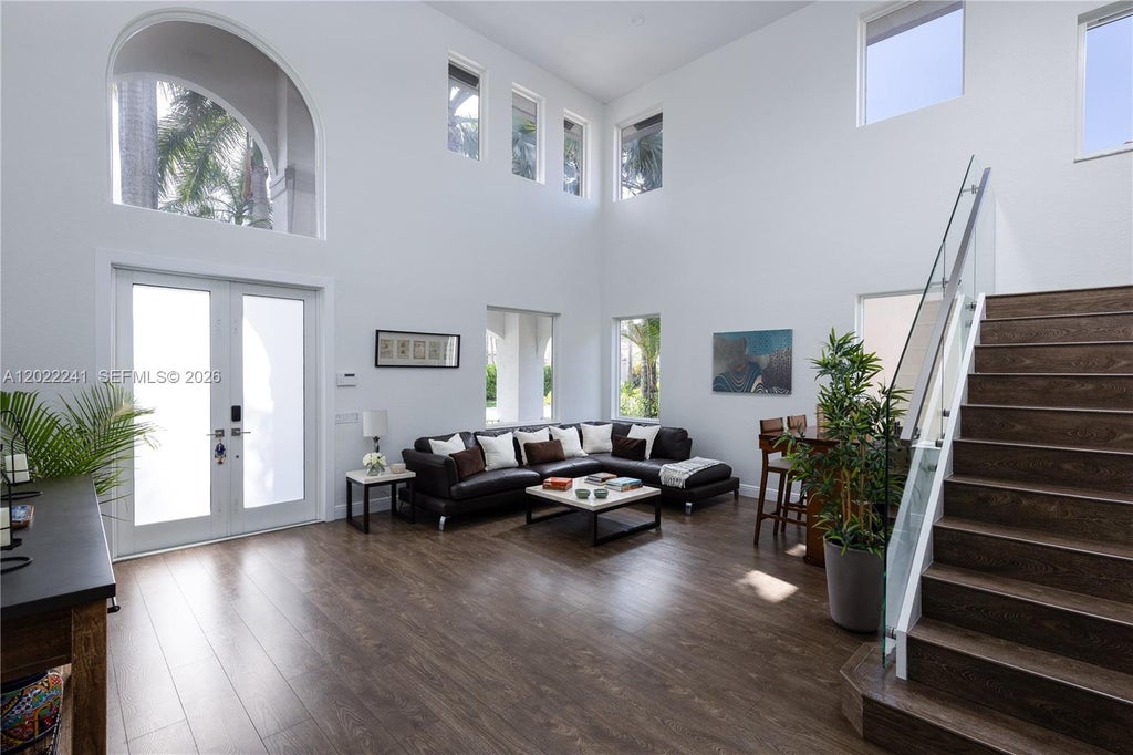 Photo of 2517 Hunters Run Way, Weston, FL 33327 (MLS # A12022241)