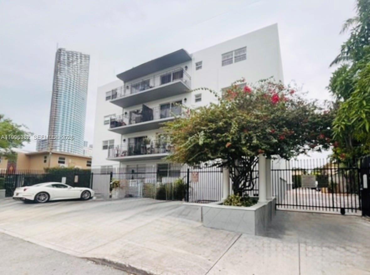 VILLA NAVARRA CONDO - Residential Lease