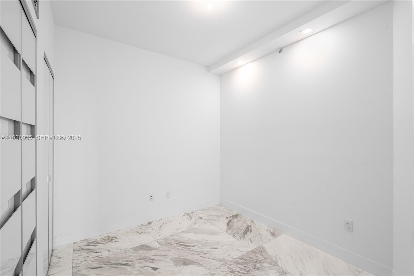 BISCAYNE BEACH CONDO - Residential