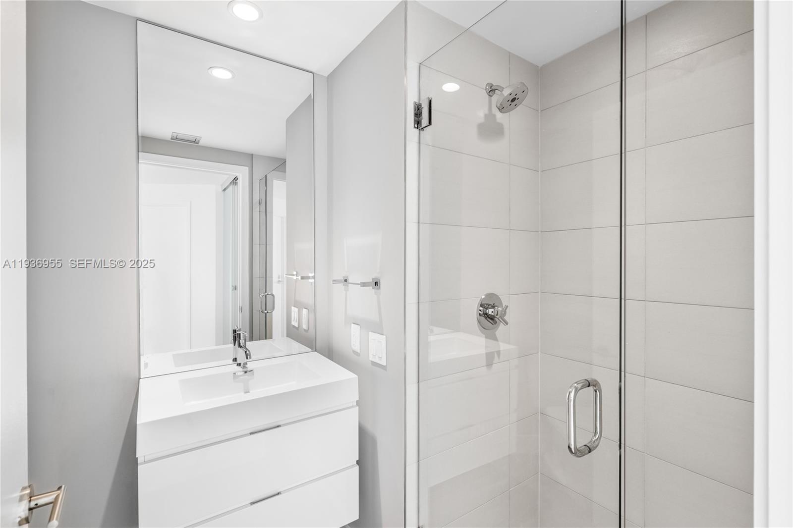 BISCAYNE BEACH CONDO - Residential