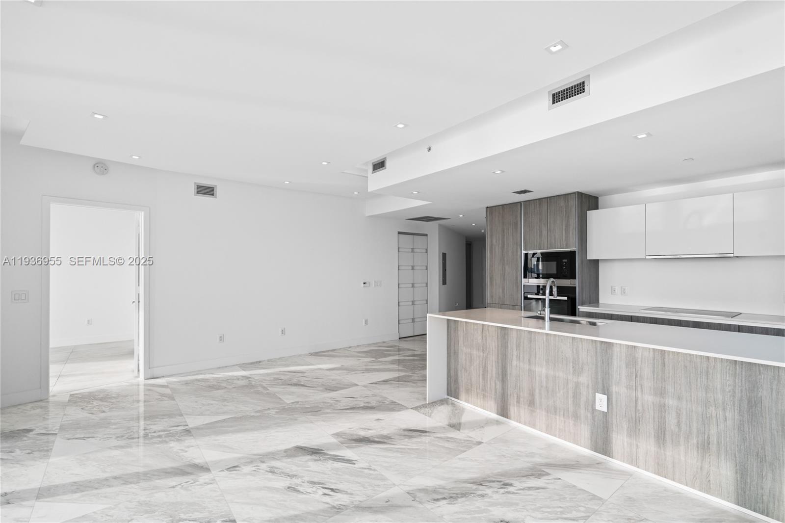 BISCAYNE BEACH CONDO - Residential