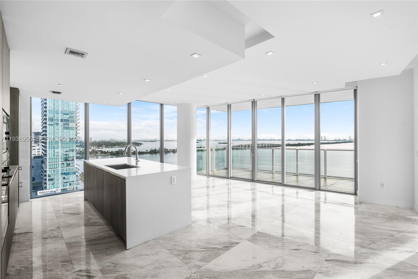 BISCAYNE BEACH CONDO - Residential