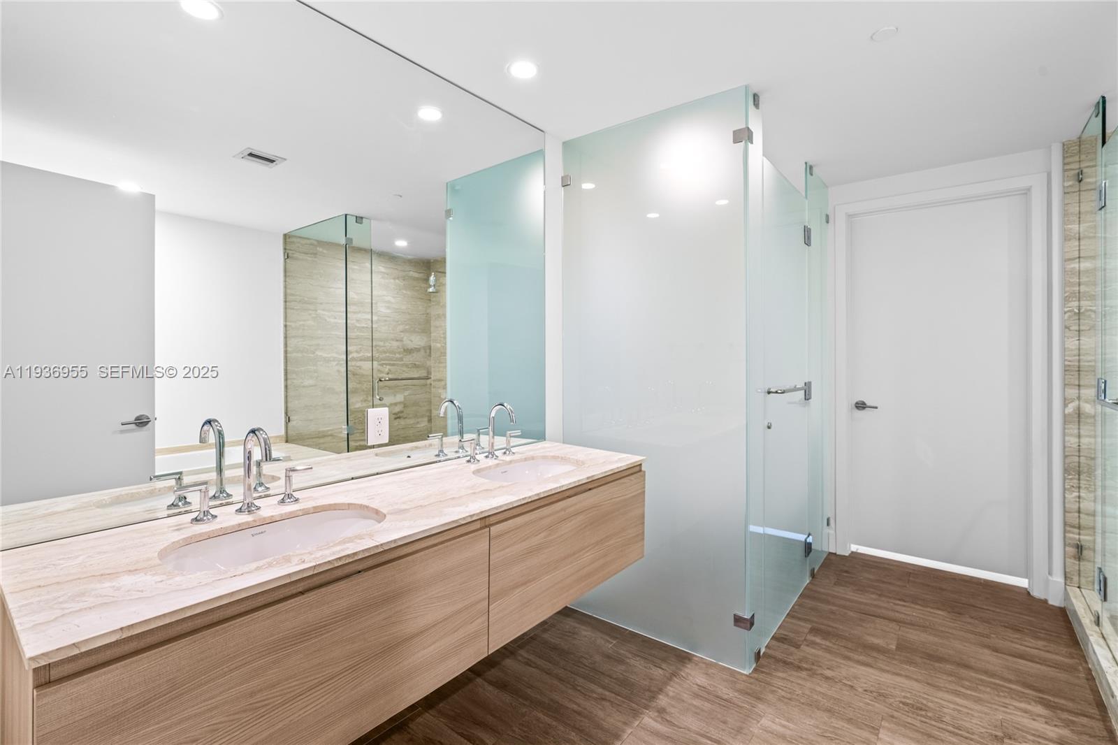 BISCAYNE BEACH CONDO - Residential