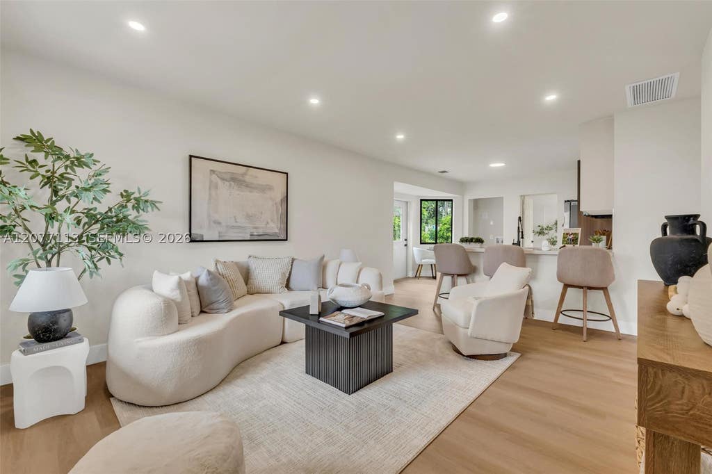 Photo of 2651 Fletcher Ct, Hollywood, FL 33020 (MLS # A12077113)