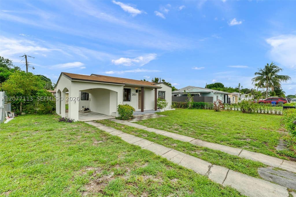 Photo of 2651 Fletcher Ct, Hollywood, FL 33020 (MLS # A12077113)