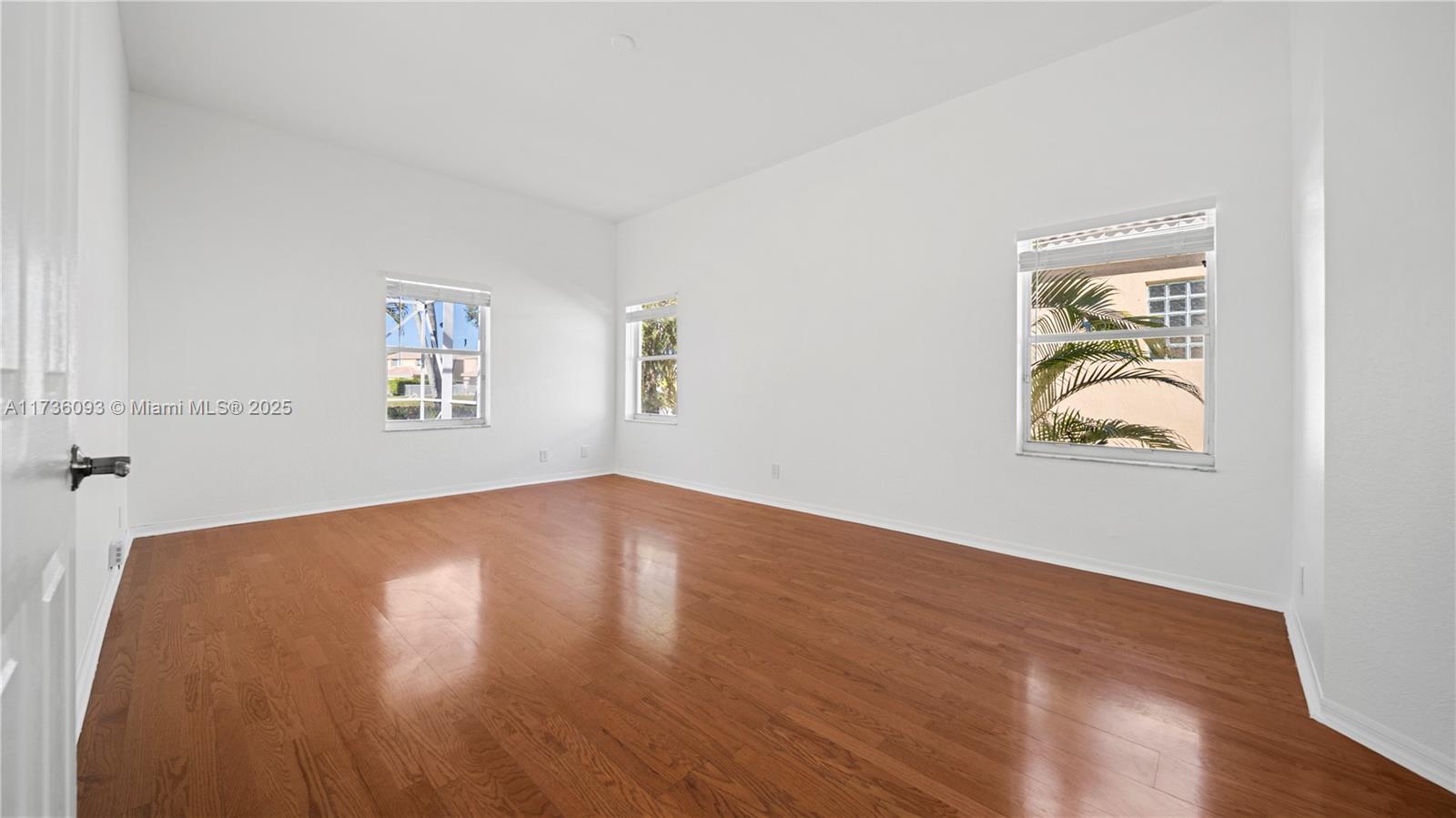 DIAMOND CAY - Residential