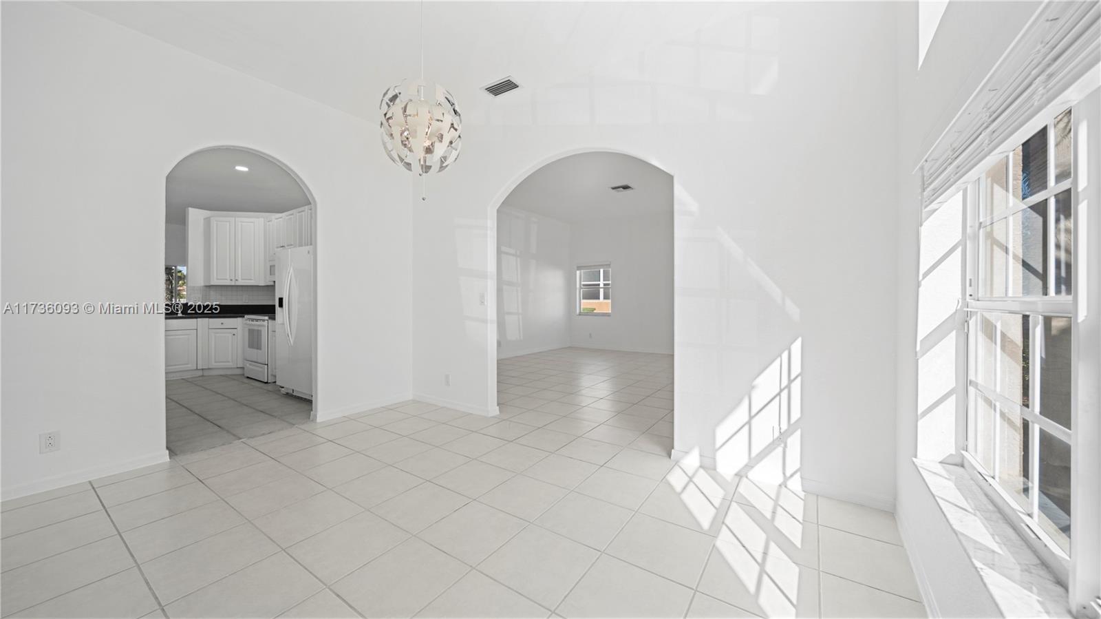 DIAMOND CAY - Residential