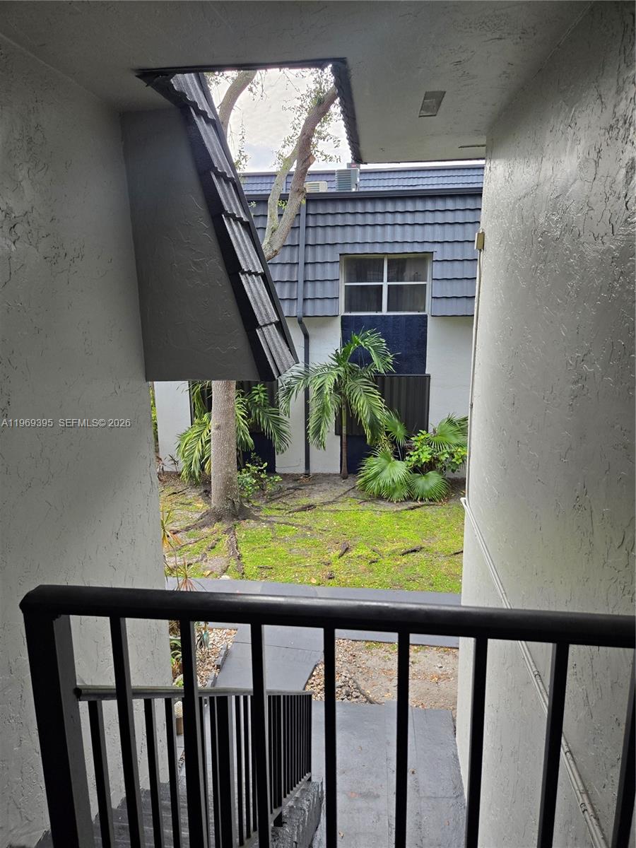 LOS PALACIOS BY MIAMI LAK - Residential Lease