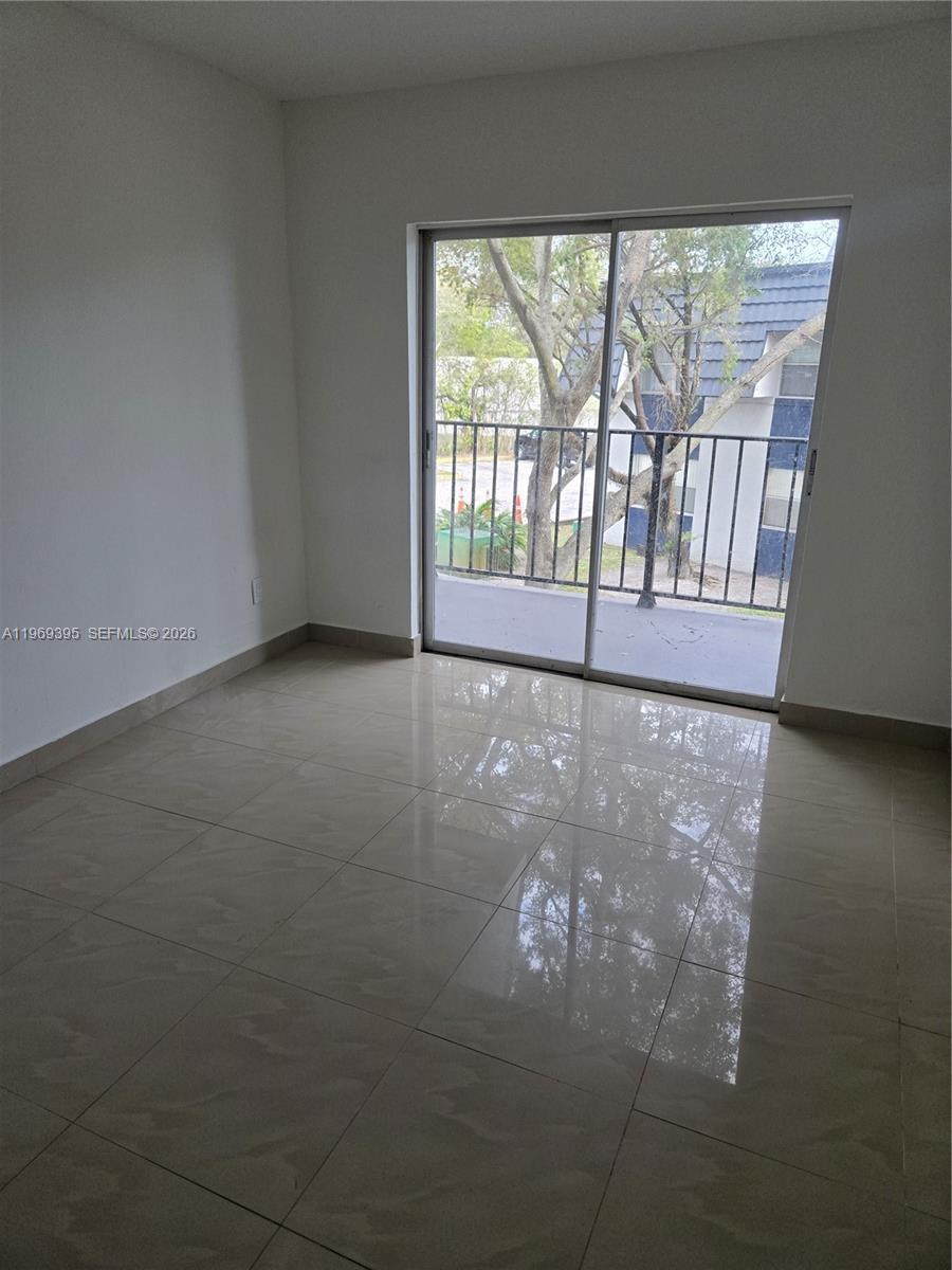 LOS PALACIOS BY MIAMI LAK - Residential Lease