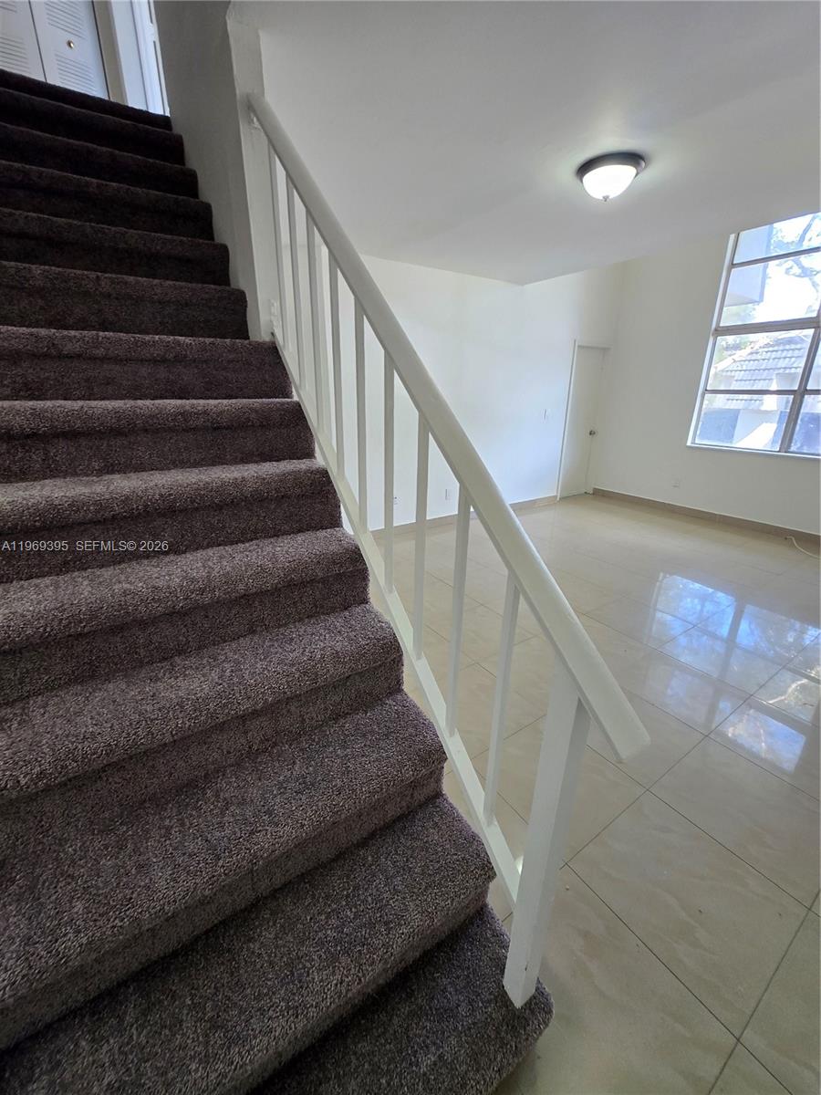 LOS PALACIOS BY MIAMI LAK - Residential Lease