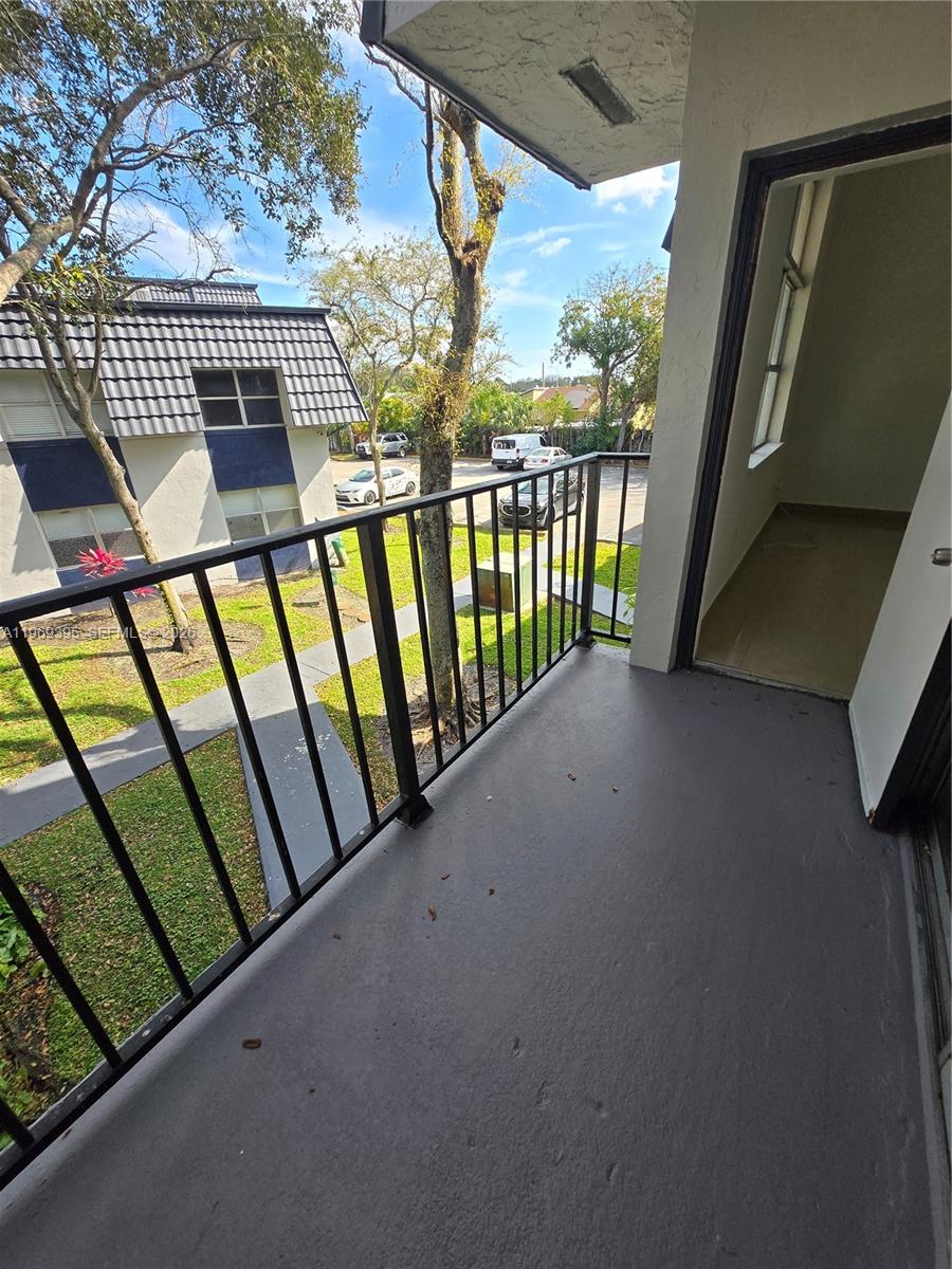 LOS PALACIOS BY MIAMI LAK - Residential Lease