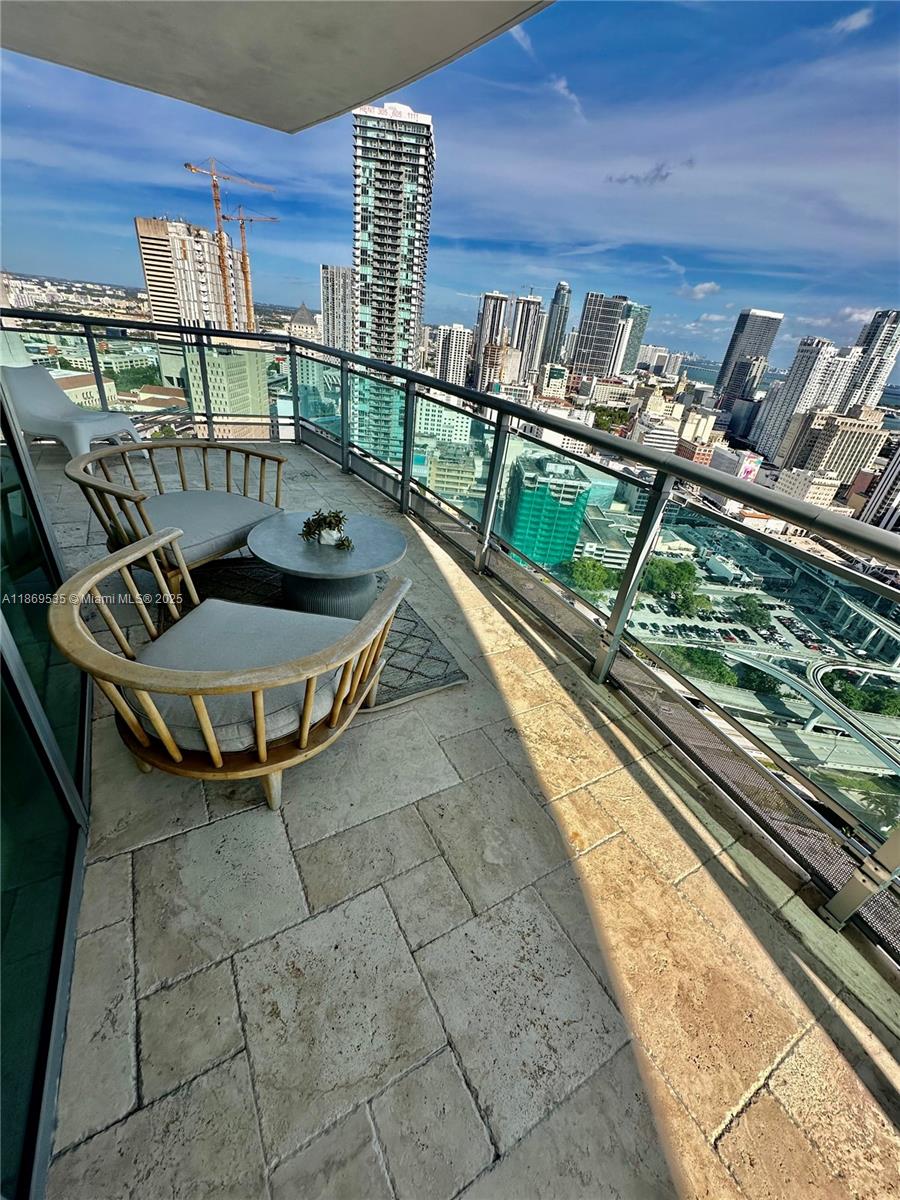 WIND CONDO - Residential Lease