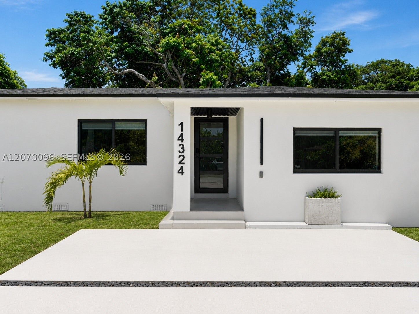 14324 Garden Dr, Miami FL 33168