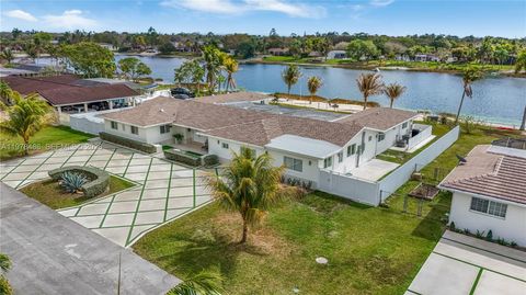 11012 SW 117th St Miami FL 33176