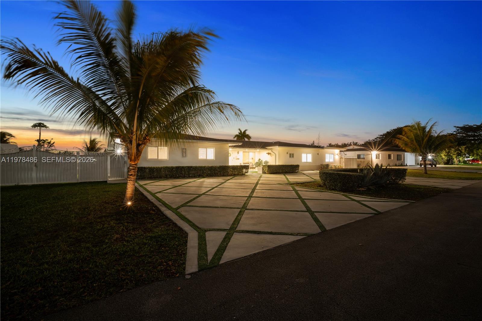 OAKLAND ACRES - Residential