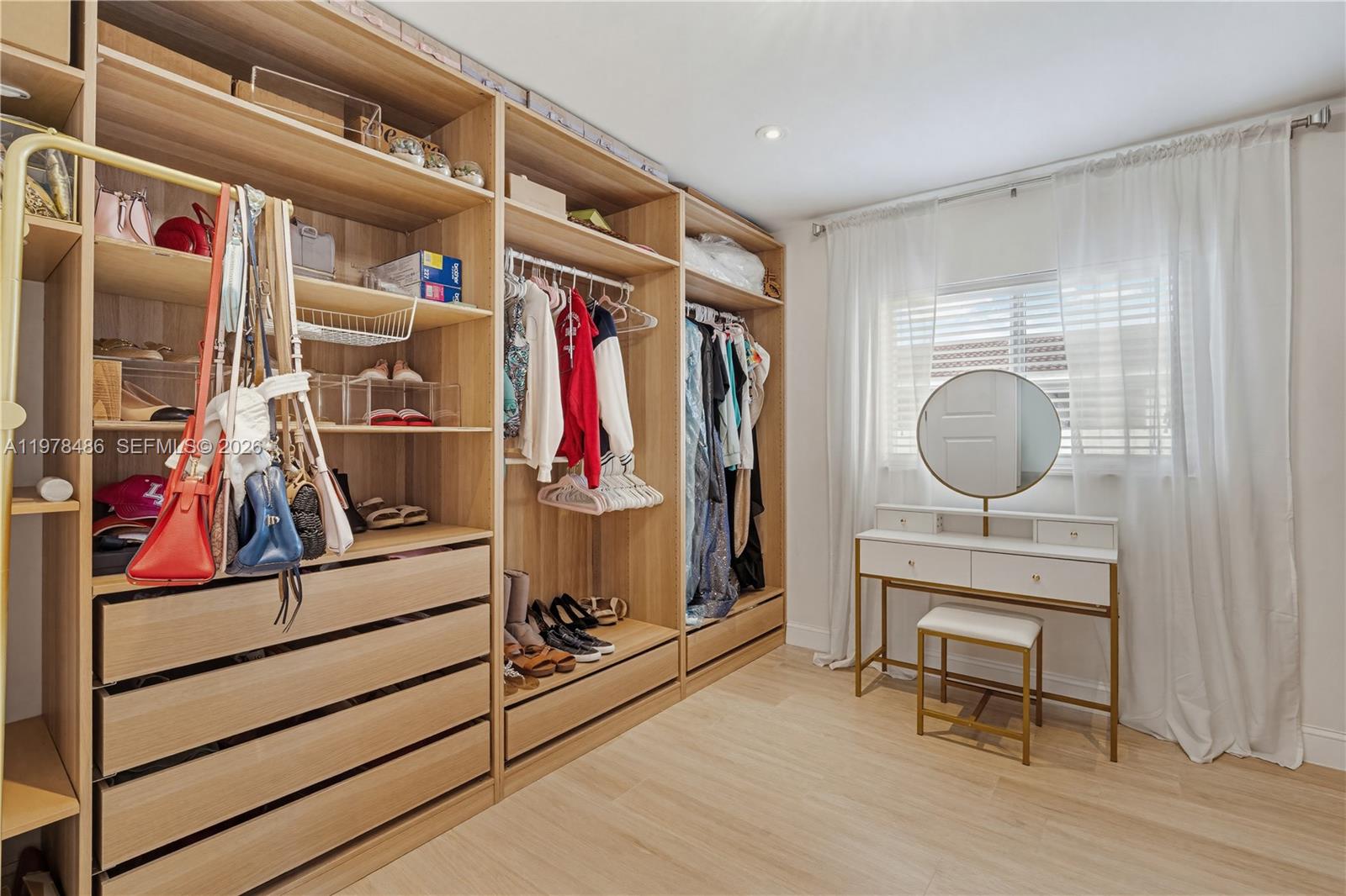 OAKLAND ACRES - Residential