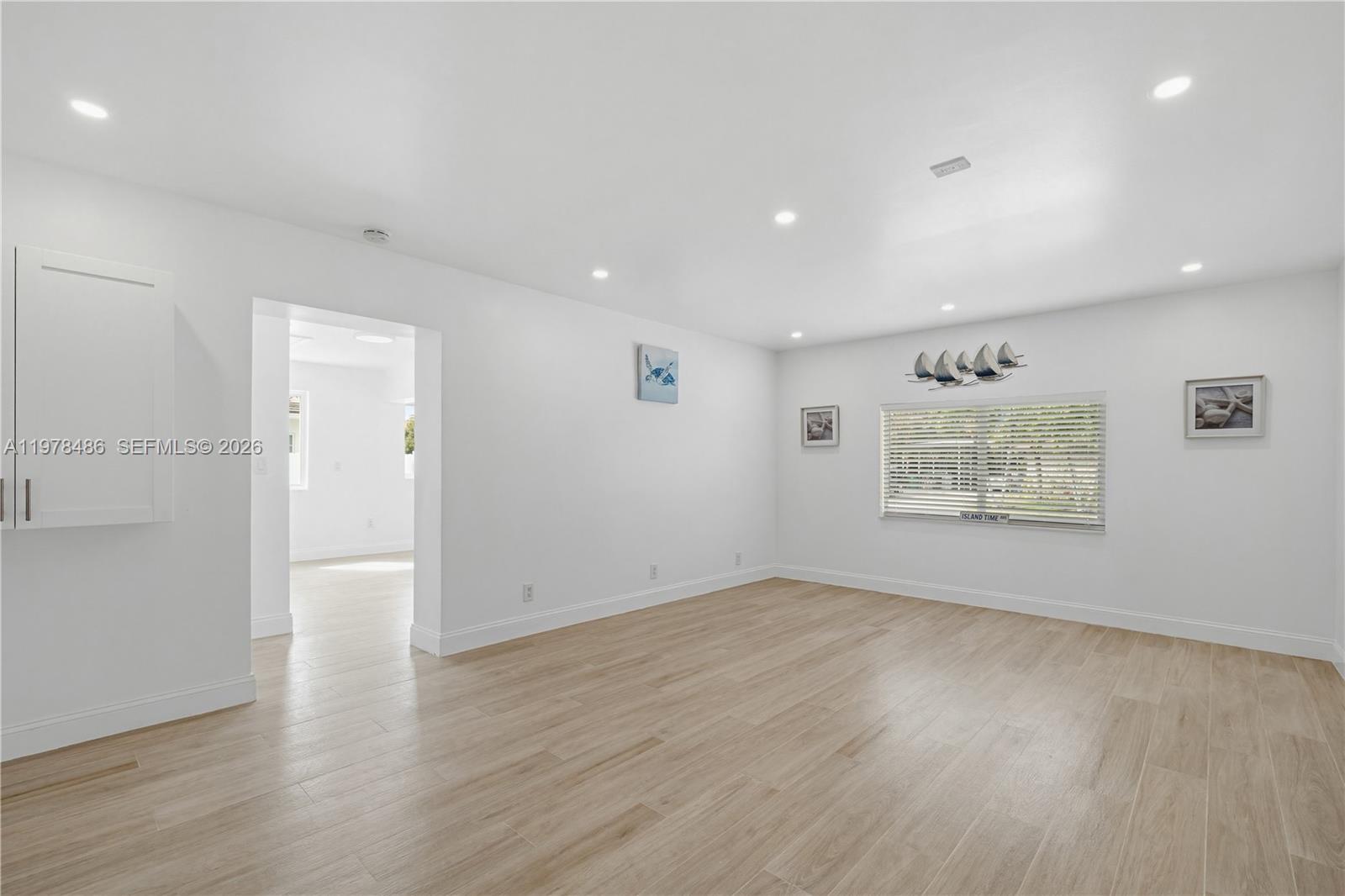 OAKLAND ACRES - Residential