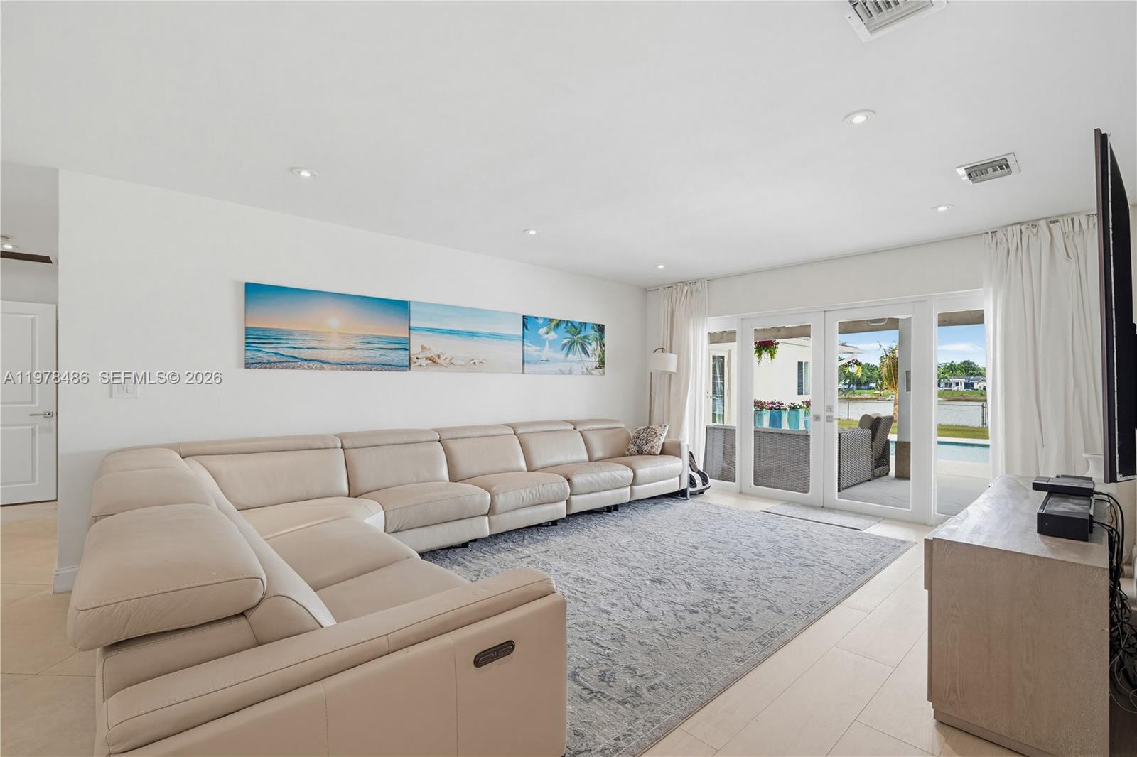 OAKLAND ACRES - Residential