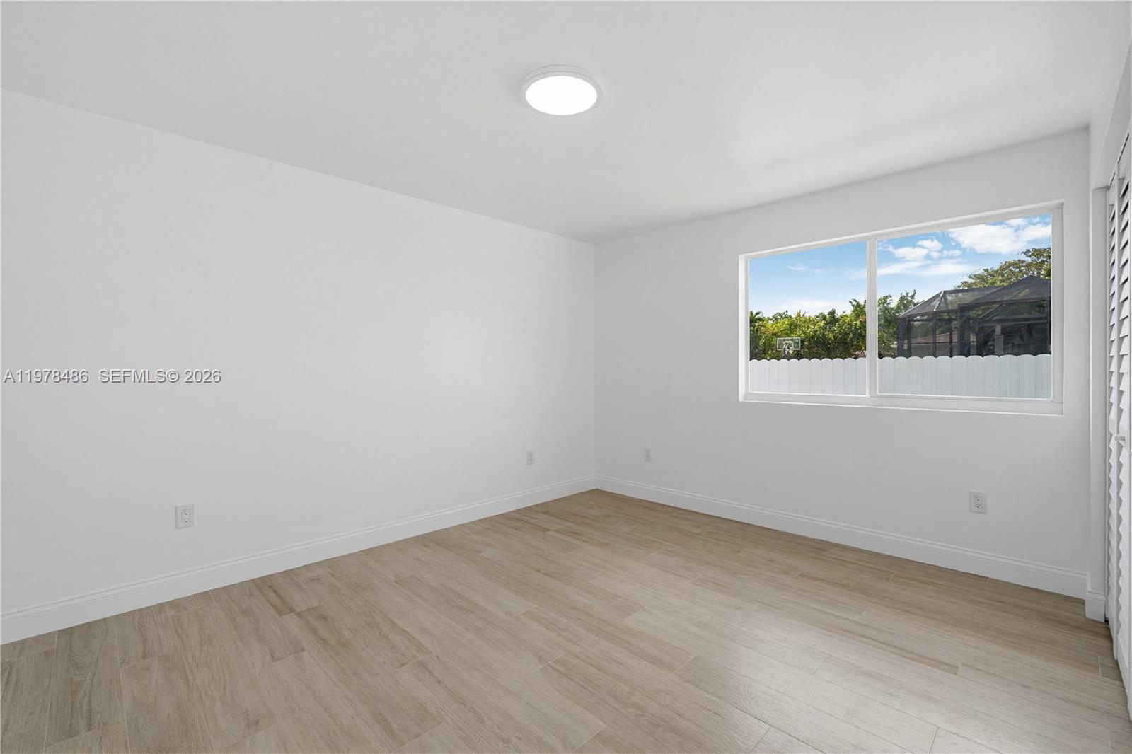 OAKLAND ACRES - Residential