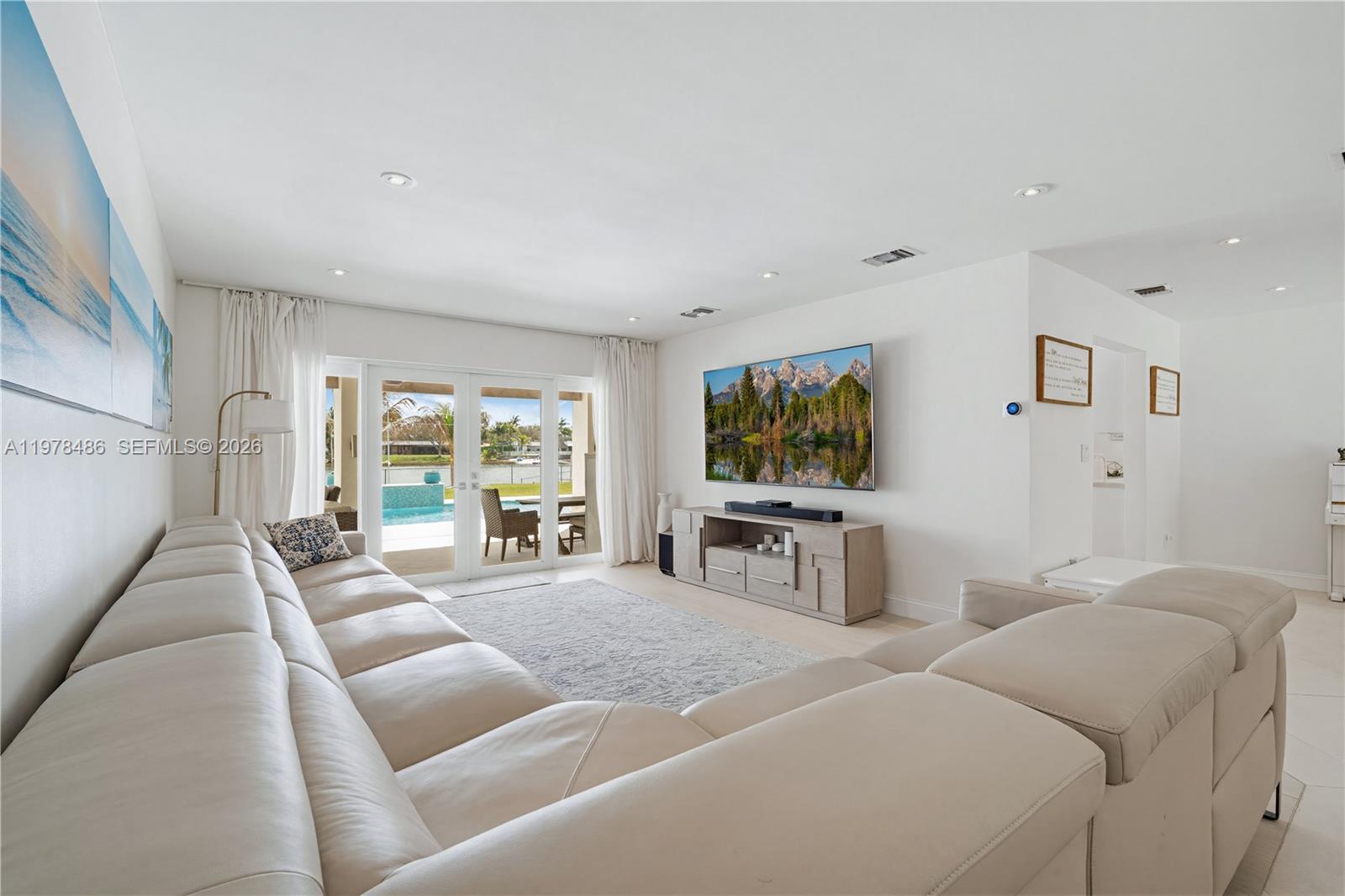 OAKLAND ACRES - Residential