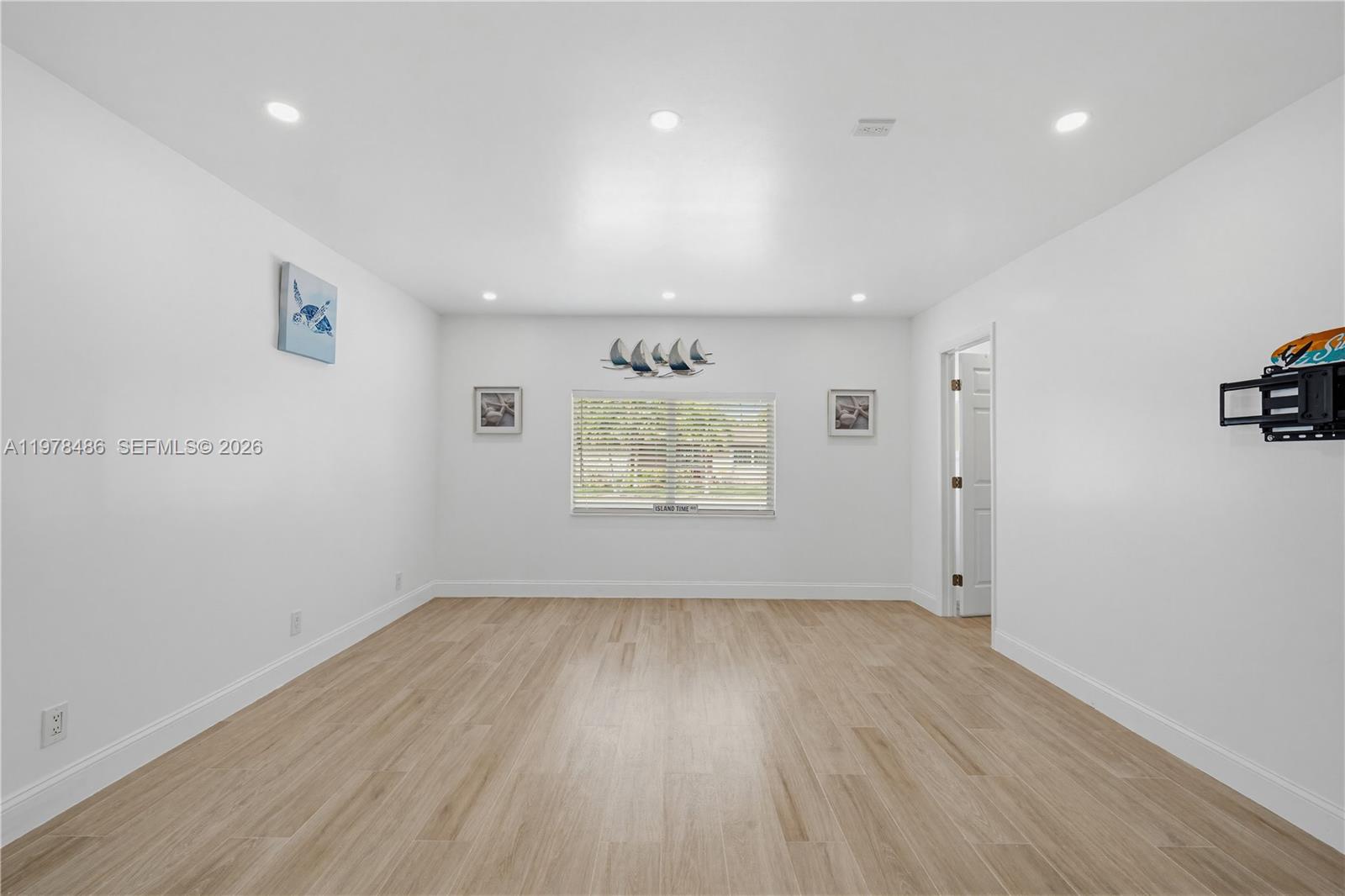 OAKLAND ACRES - Residential