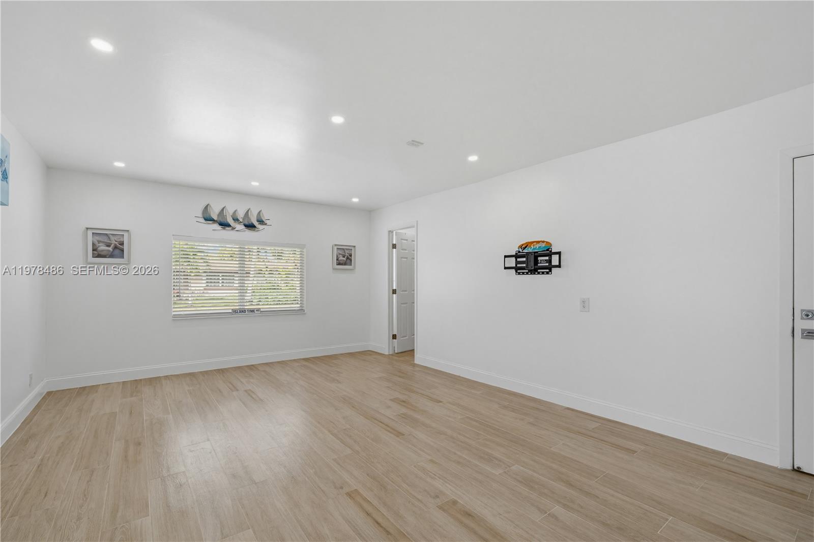 OAKLAND ACRES - Residential