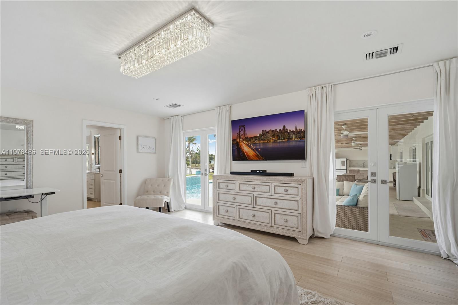 OAKLAND ACRES - Residential