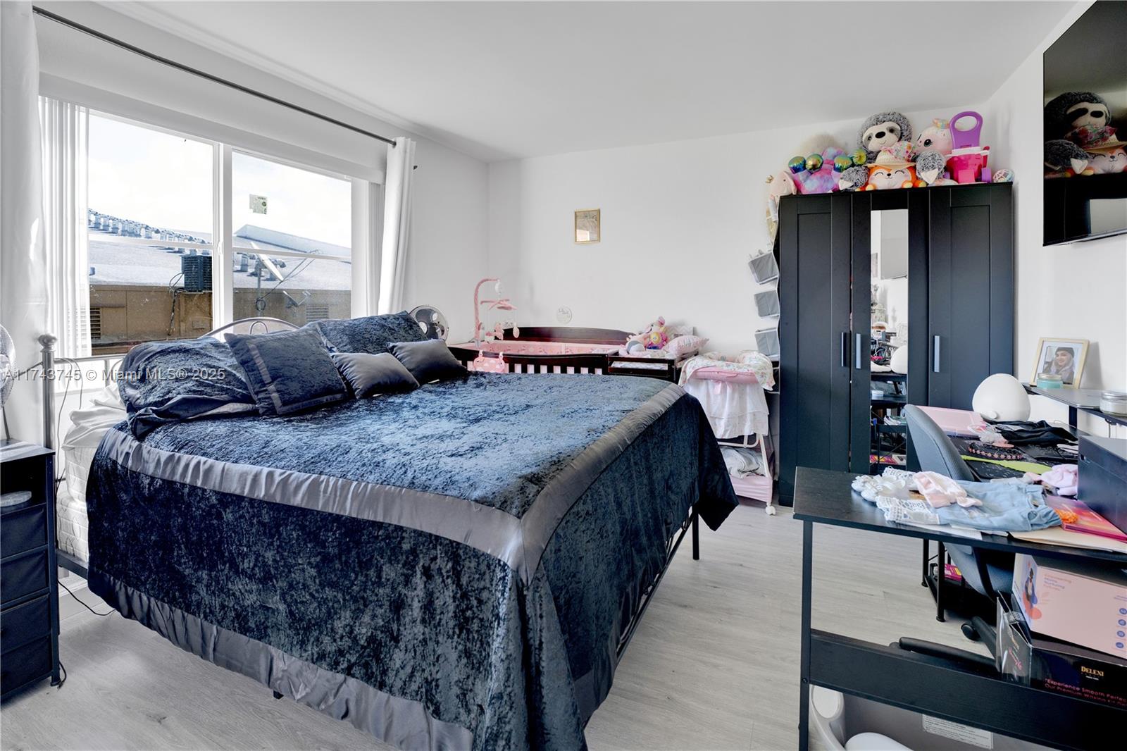 THE BERKELEY CONDO - Residential
