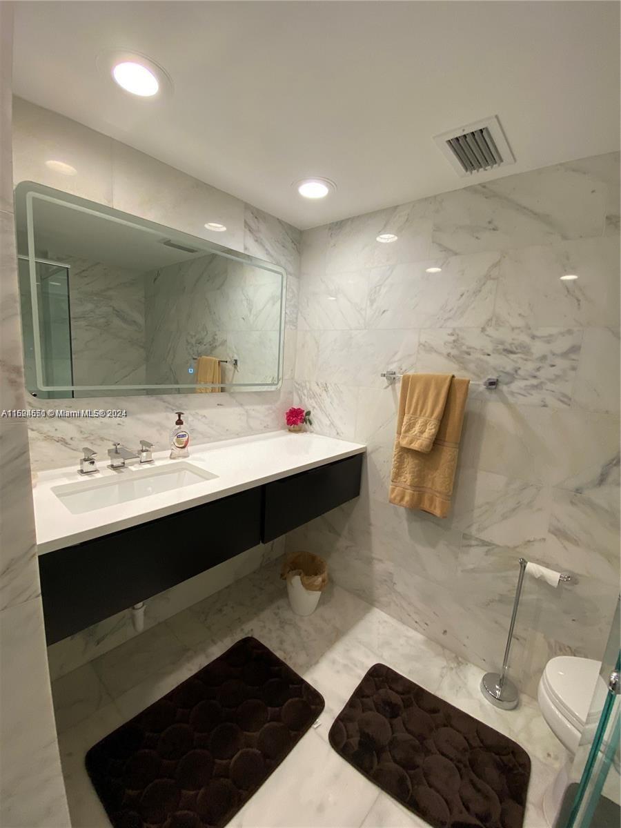 PHOENIX TOWERS CONDO - Residential Lease