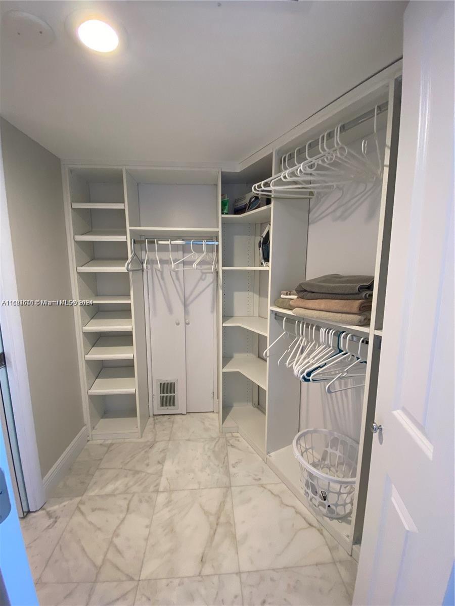 PHOENIX TOWERS CONDO - Residential Lease