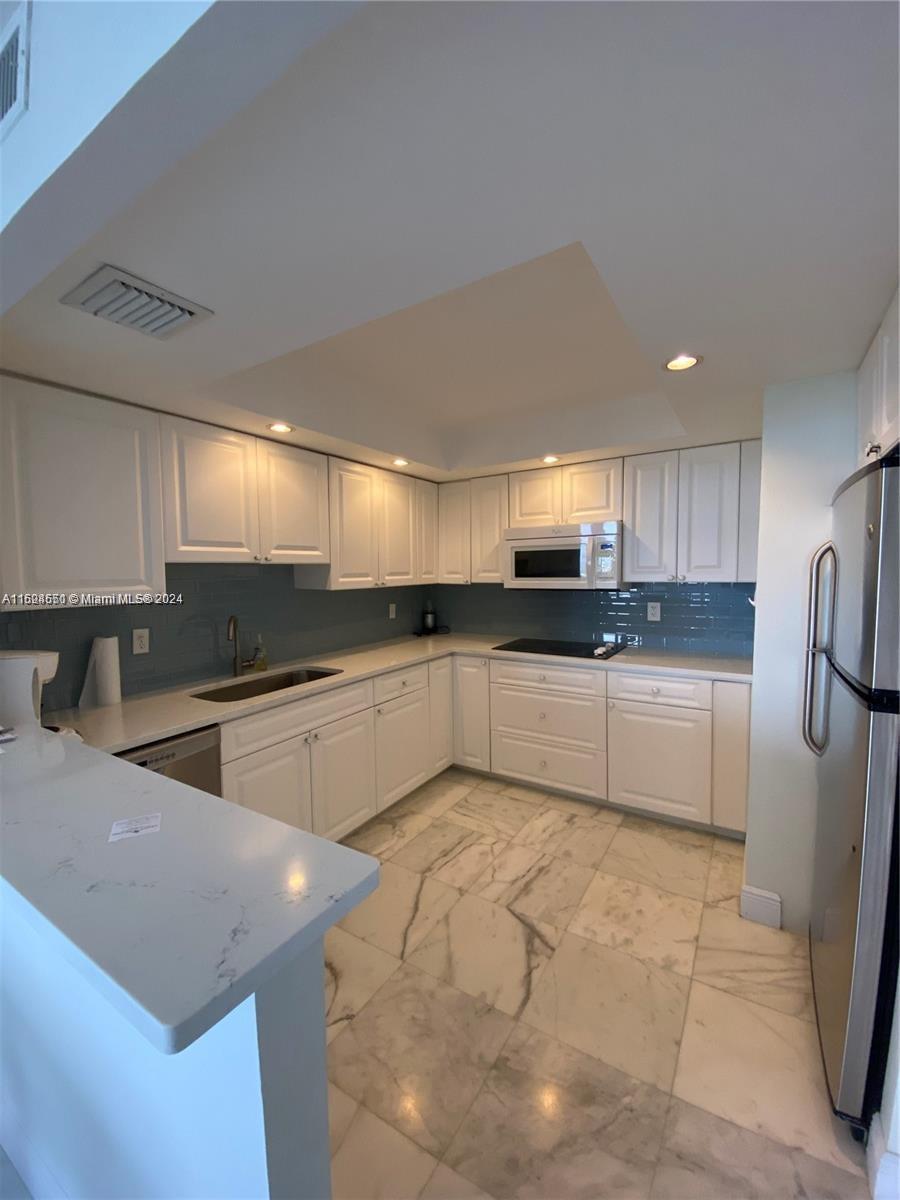 PHOENIX TOWERS CONDO - Residential Lease