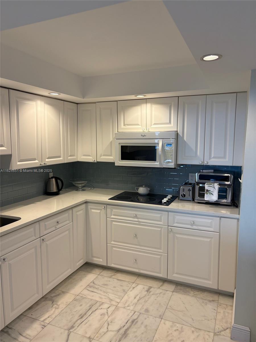 PHOENIX TOWERS CONDO - Residential Lease