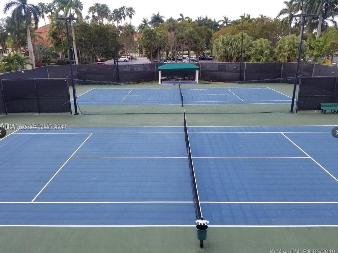 PATIO HOMES OF DORAL PINE - Residential