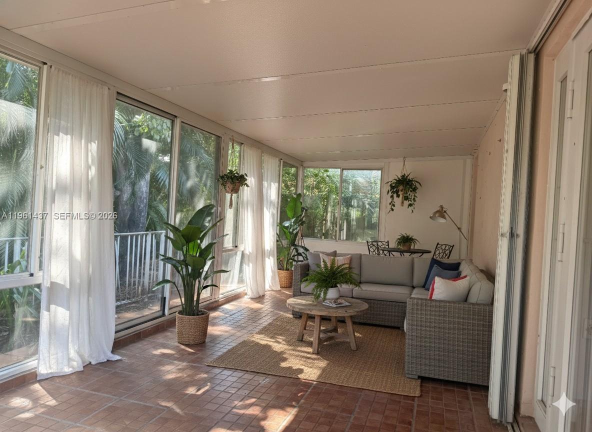 PATIO HOMES OF DORAL PINE - Residential