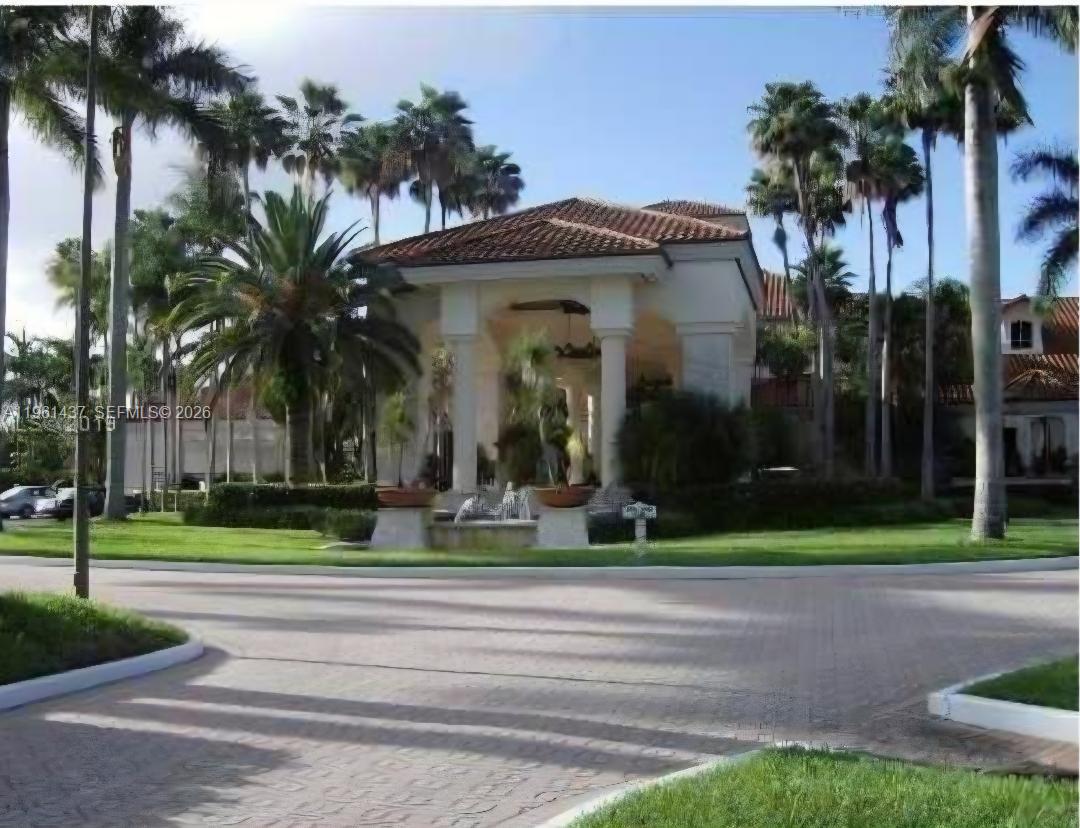 PATIO HOMES OF DORAL PINE - Residential
