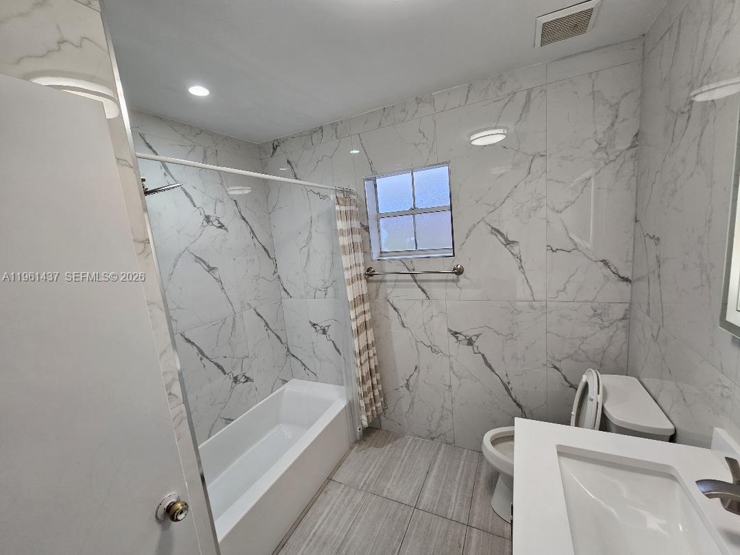 PATIO HOMES OF DORAL PINE - Residential