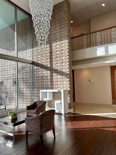 2899 Collins Ave 1504