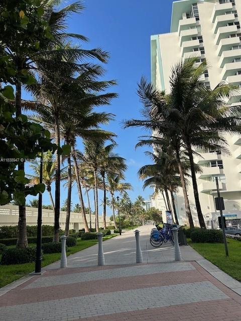 2899 Collins Ave 1504
