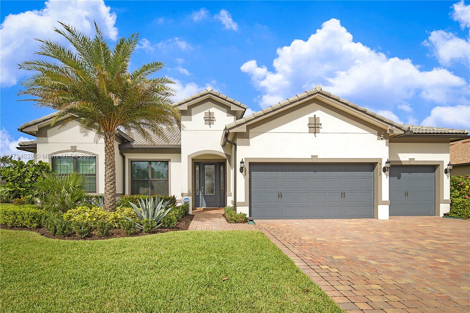 9117 Balsamo Dr