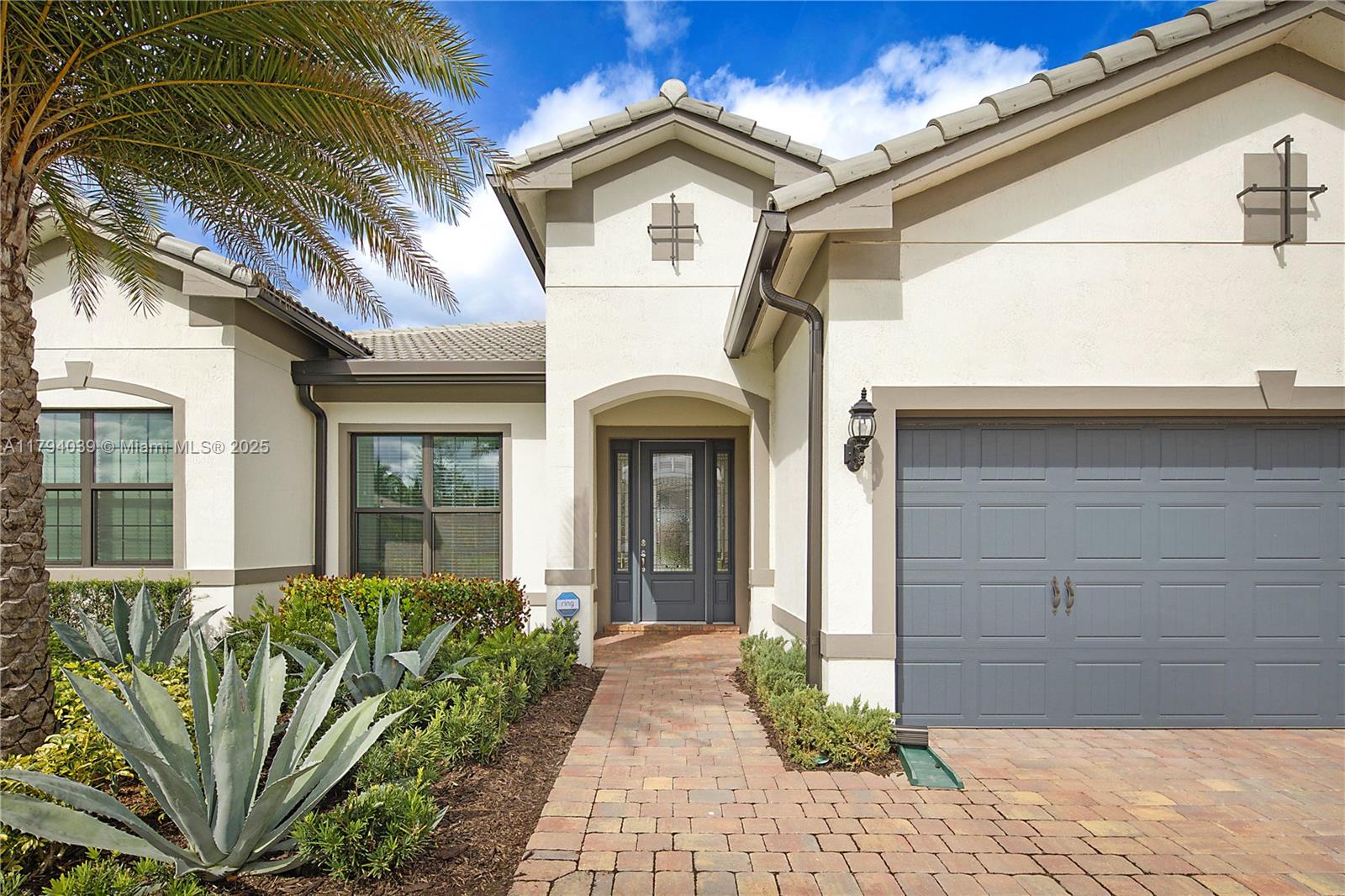 9117 Balsamo Dr