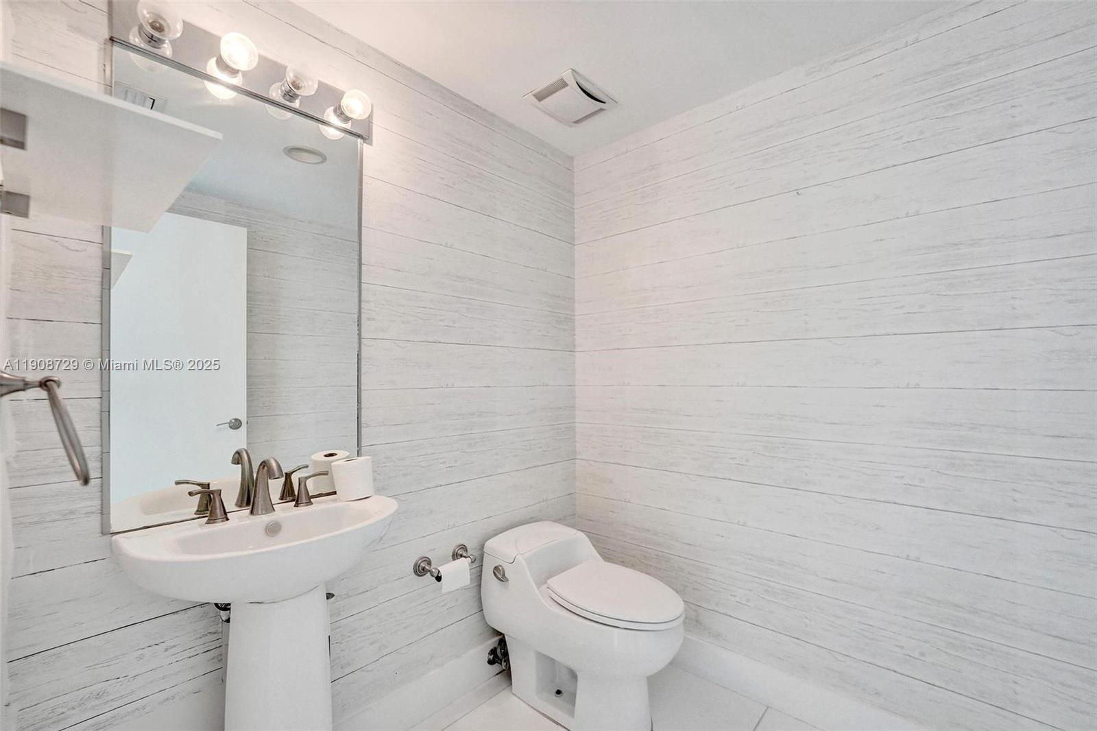 THE PENINSULA II CONDO - Residential