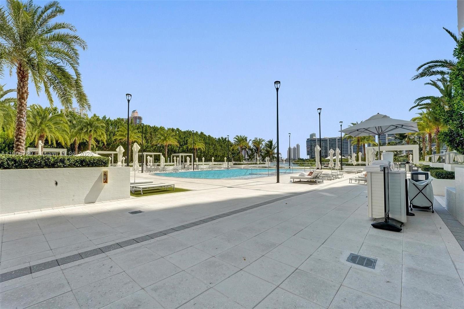 THE PENINSULA II CONDO - Residential