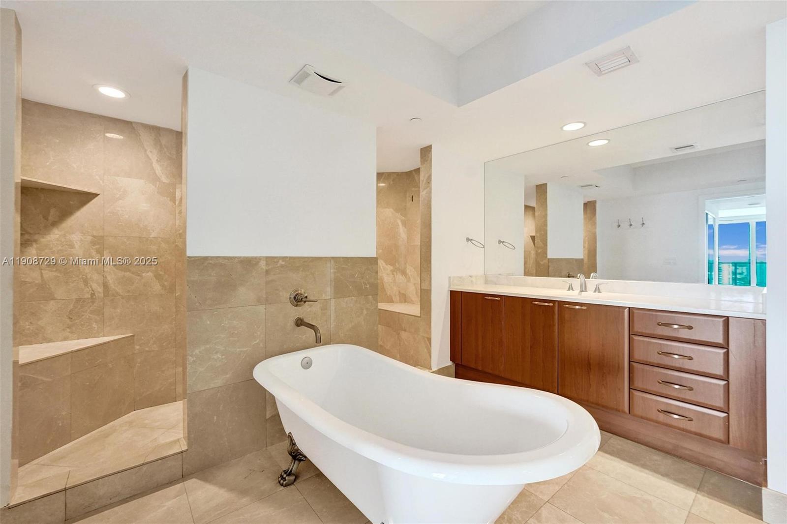 THE PENINSULA II CONDO - Residential